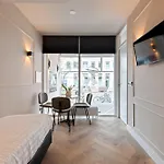 Midtown Hotel Studio Extra