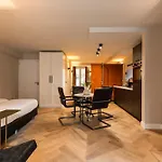 Midtown Hotel Royal Room