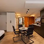Midtown Hotel Royal Room