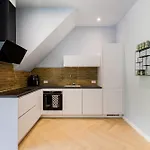 Stylish Apartment Next To The Amstel River- Unit D
