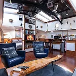 Anna Houseboat