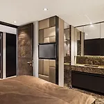 Amsterdam Luxe Stay - Modern