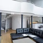 Spacious 2-Bedroom In The Heart Of Amsterdam