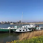 Floating B&B Amsterdam