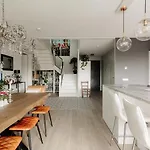 Modern And Cozy Apartment In The Heart Of Amsterdam
