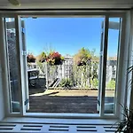 Spacious Apartment With Roofterrace By Vondelpark