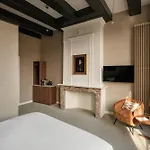 Adam\'S Canal House