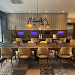 XO Hotels Park West