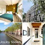 Large En-Suite Room In Historic Canalhouse From 1729