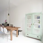 Mokum Suites