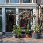 Canal View Amsterdam apartment