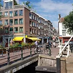 Pleasant Studio In The City Center