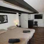 Coco\'S Outback Apartments