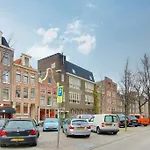 Canal Apartment Jordaan