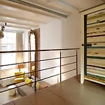 Central Jordaan Apartment, Canal District