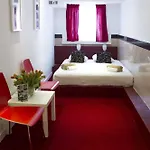 Floris Hotel