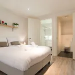 Clean And Modern Nassau Canal Apartment