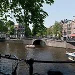 Canal View Apartment - Jordaan