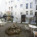 Hotel 74