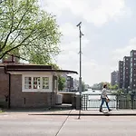 SWEETS - Van Hallbrug