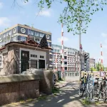 SWEETS - Van Hallbrug