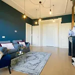 2 Bedroom 2 Bathroom Canal Apartment