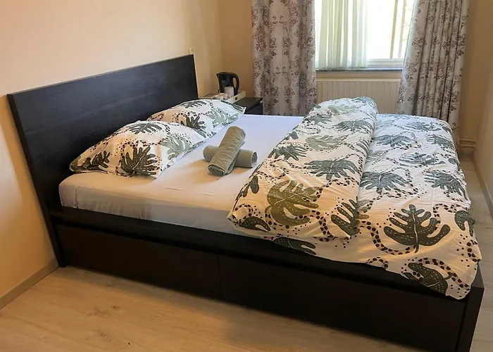 Private Bedroom In Amsterdam - 1 Min Walk Metro & Free Parking
