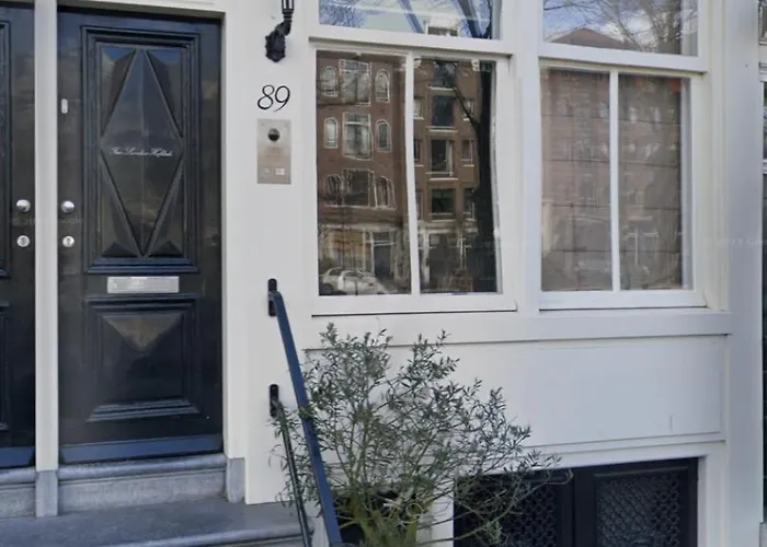 Cozy Canal Studio