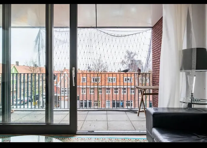 4-Bedroom- Central Located- 120 Sqr Meter Apartment
