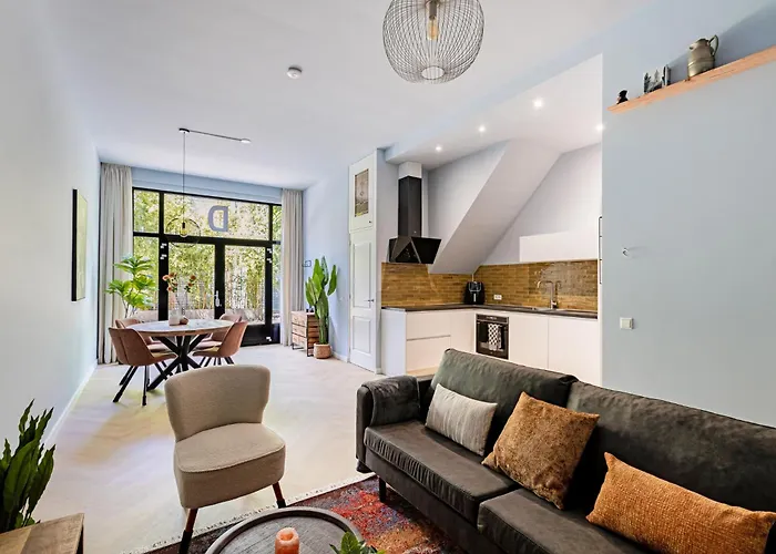 Stylish Apartment Next To The Amstel River- Unit D