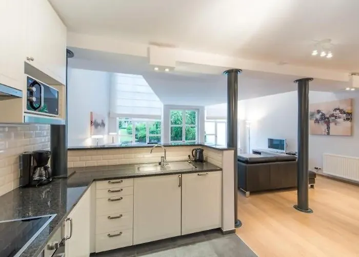 Spacious 2-Bedroom In The Heart Of Amsterdam