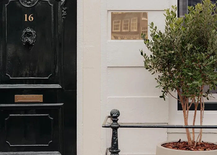 Adam\'S Canal House