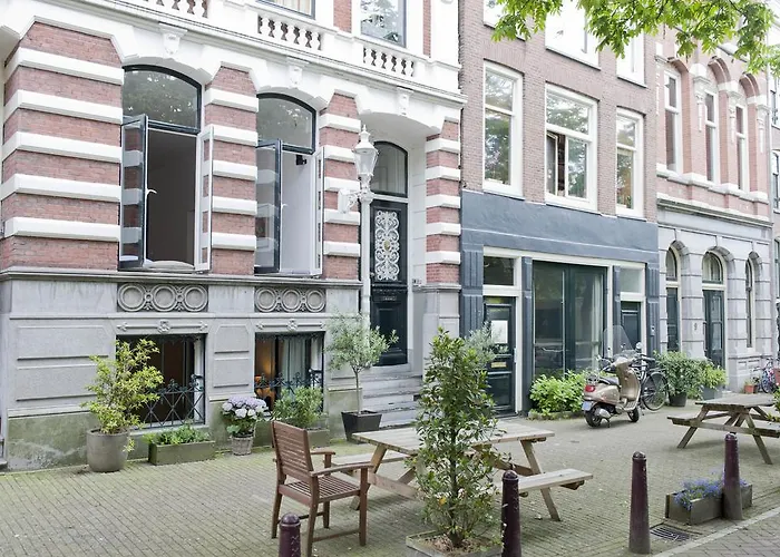 Luxurious Canal Apartment