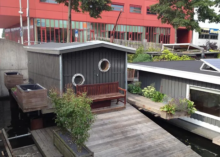 Amsterdam Water Lodge