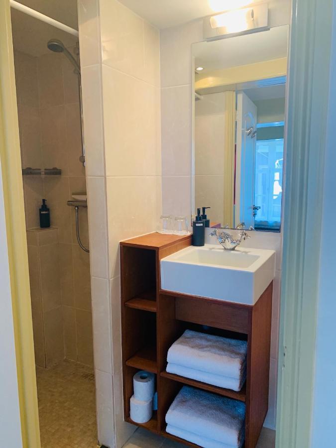 Amsterdam Central Guest House Gasthuis 2*