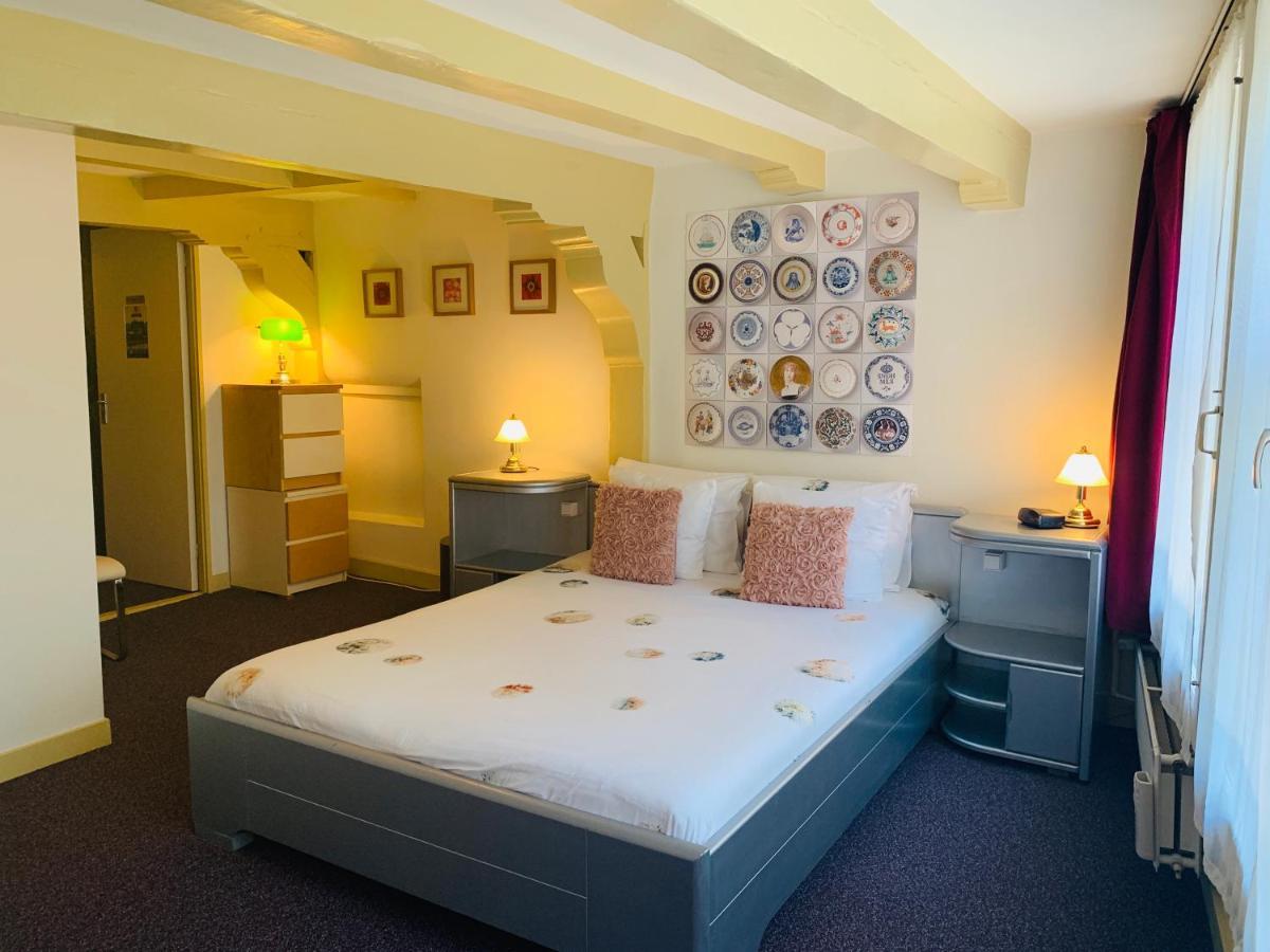 Amsterdam Central Guest House Gasthuis 2*