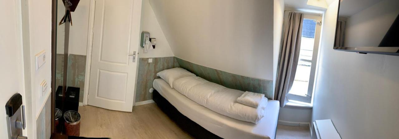 Damrak 2* Amsterdam