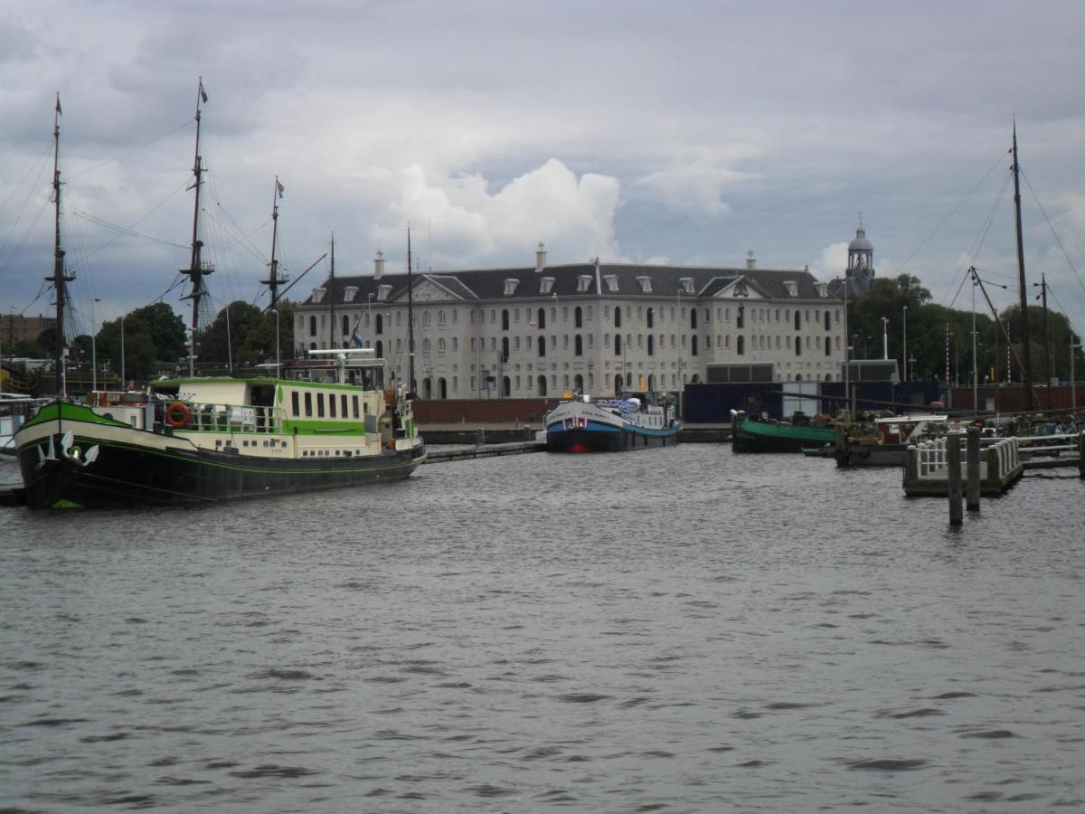 Anna Houseboat