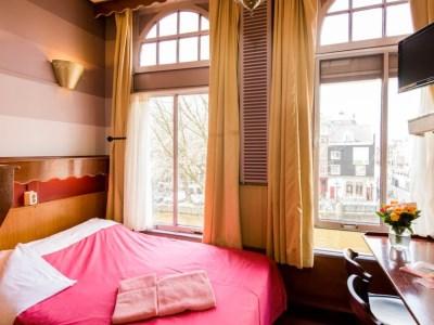 Nadia Hotel