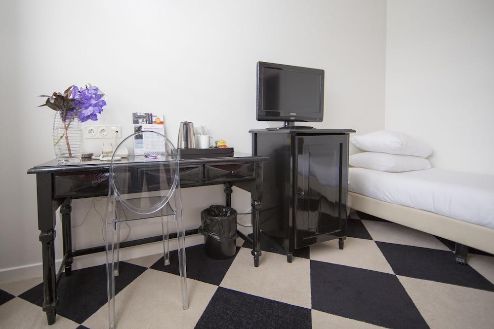 Mercure Centre Canal District Hotel 4*