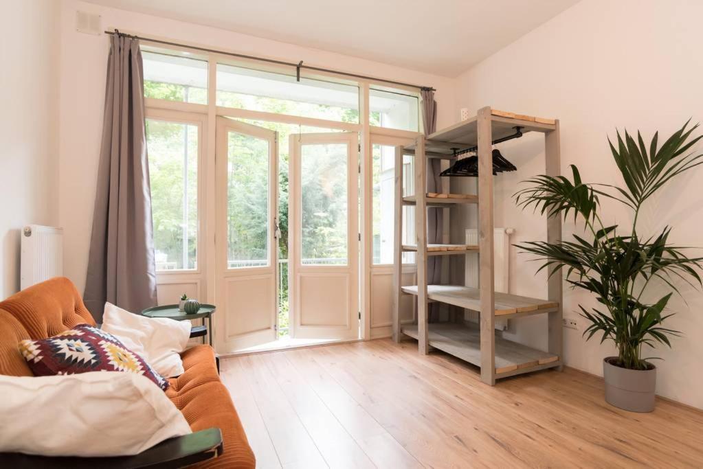 De Baarsjes Bed & Breakfast Amsterdam