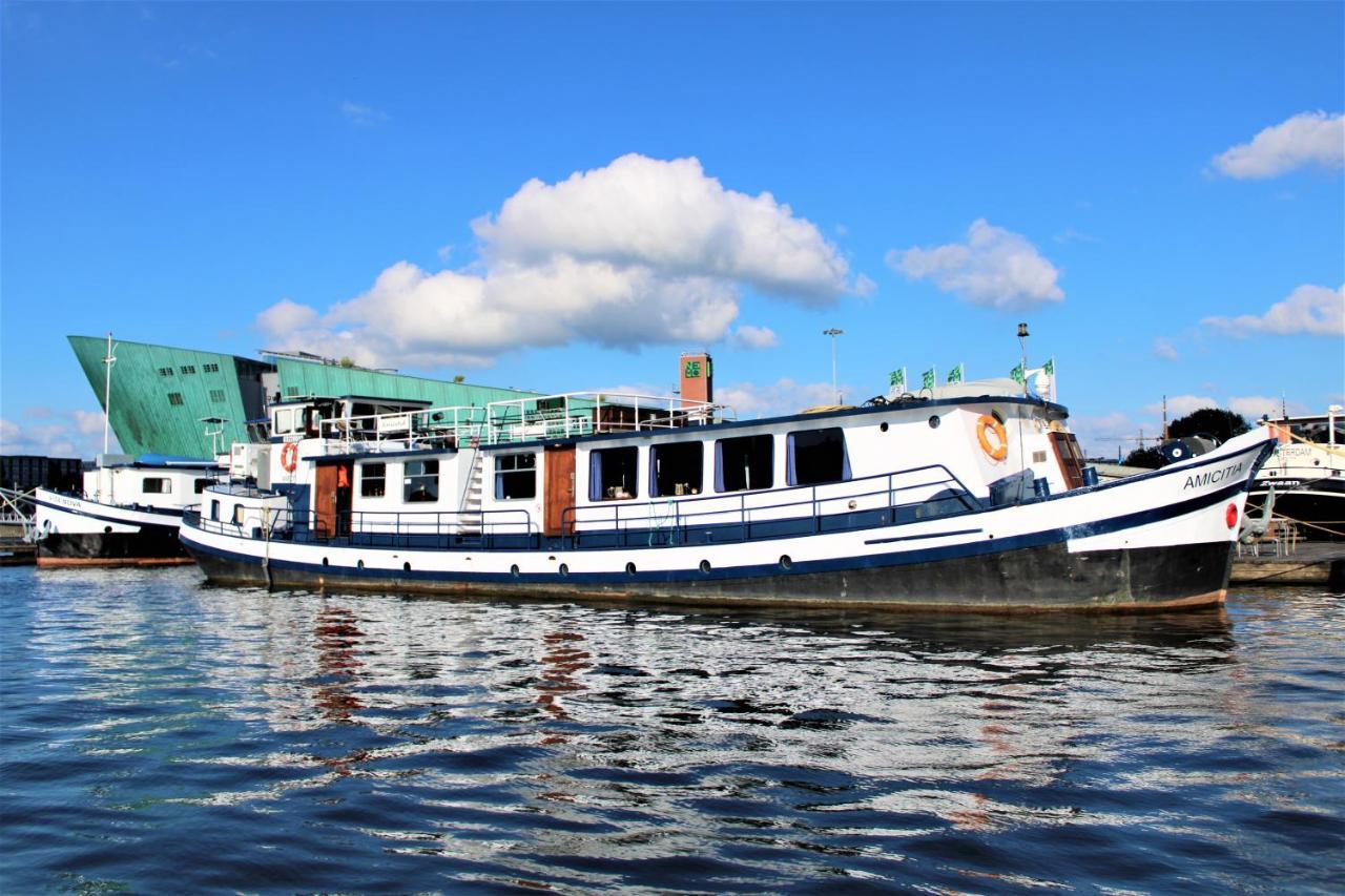 Amicitia Botel Amsterdam