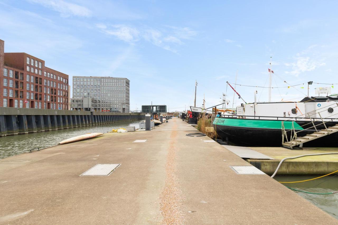 Houseboat Amsterdam