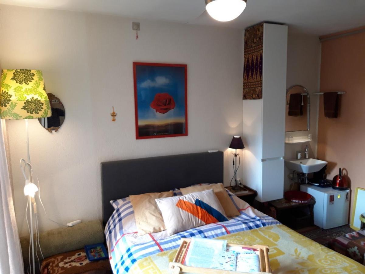 Homestay Homey Budget Bedroom