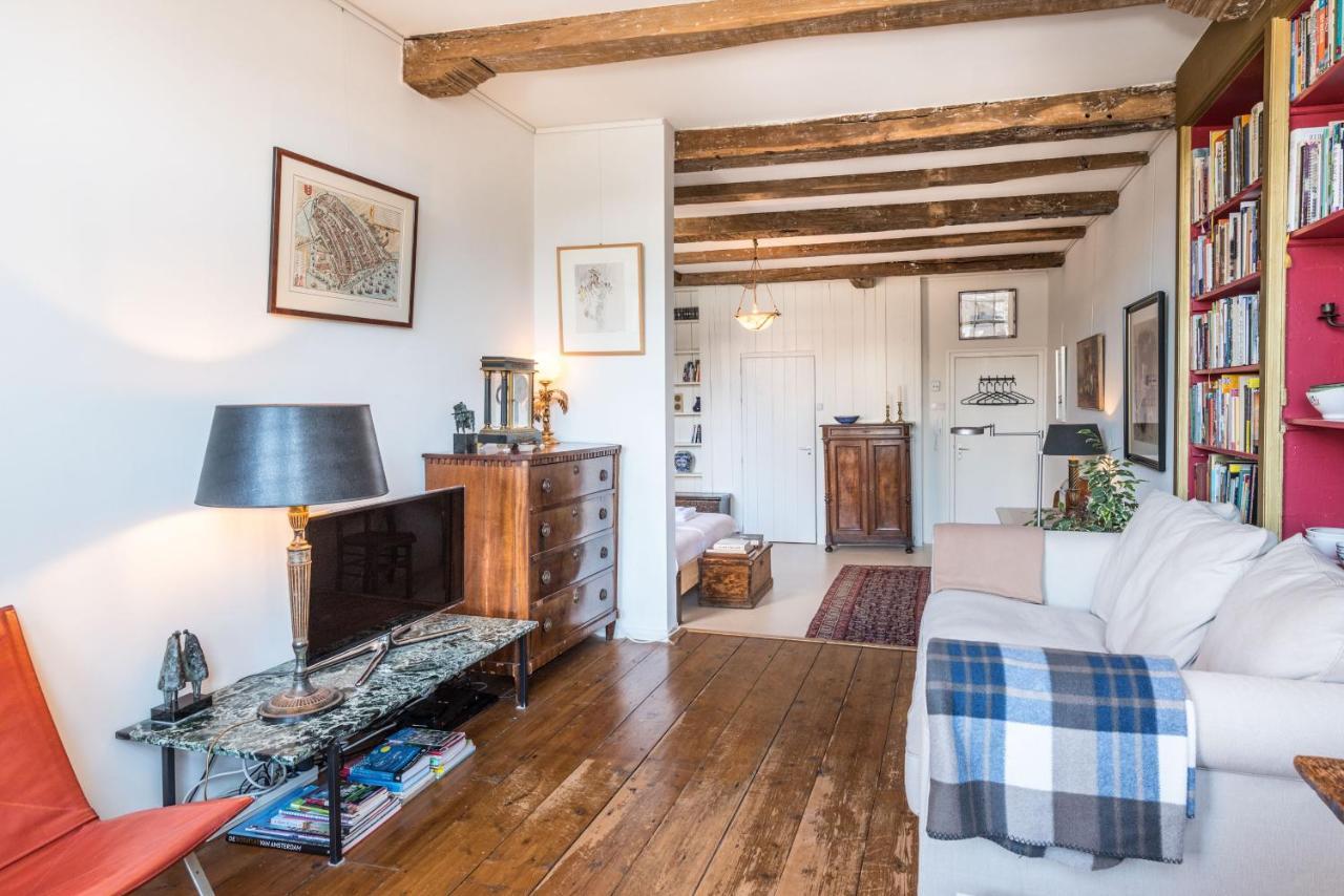 Classy 17th C Canalhouse Gasthof