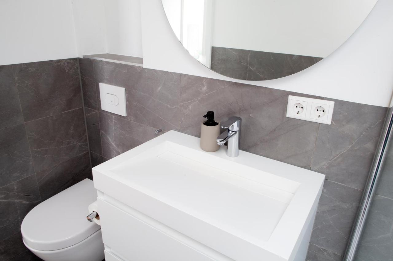Luxe Suites Roses Bed & Breakfast Amsterdam