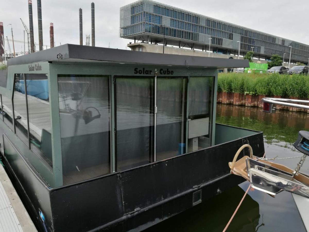 Botel Loft Boat Amsterdam