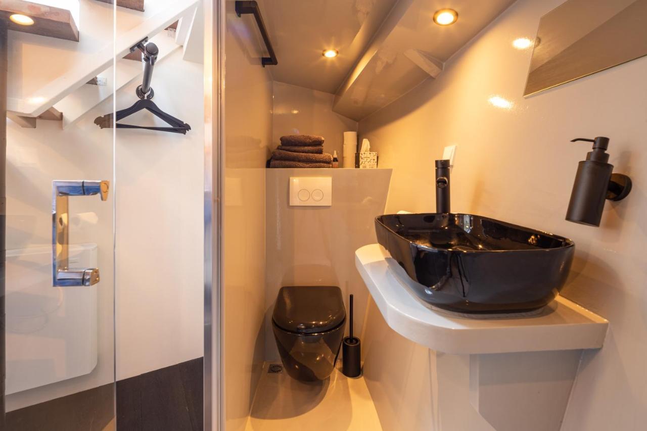 The Ship's Cabin Bed & Breakfast *