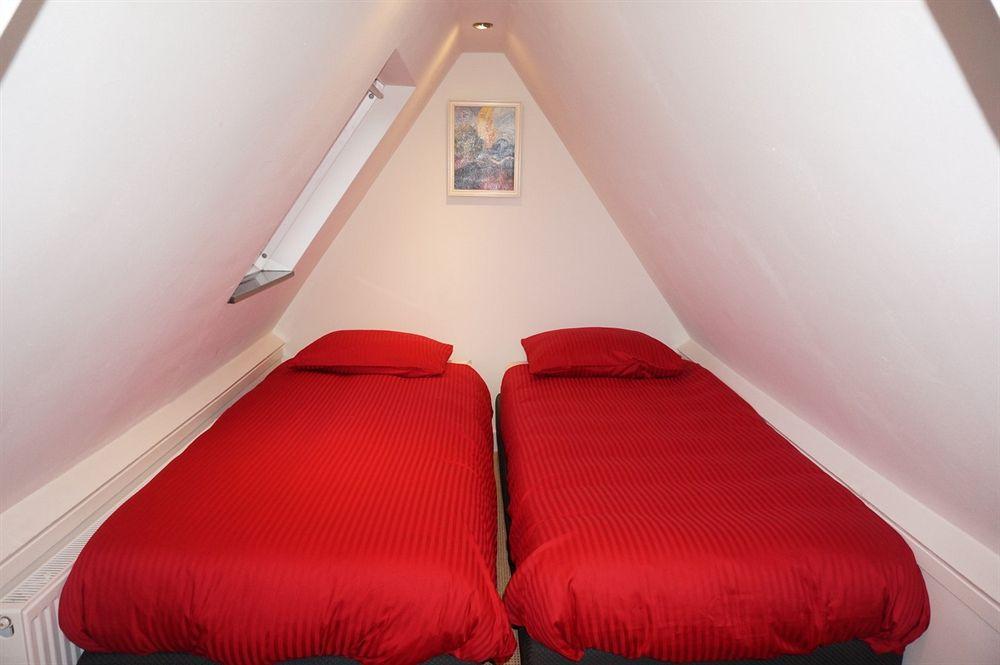 Xaviera's Bed & Breakfast 2*
