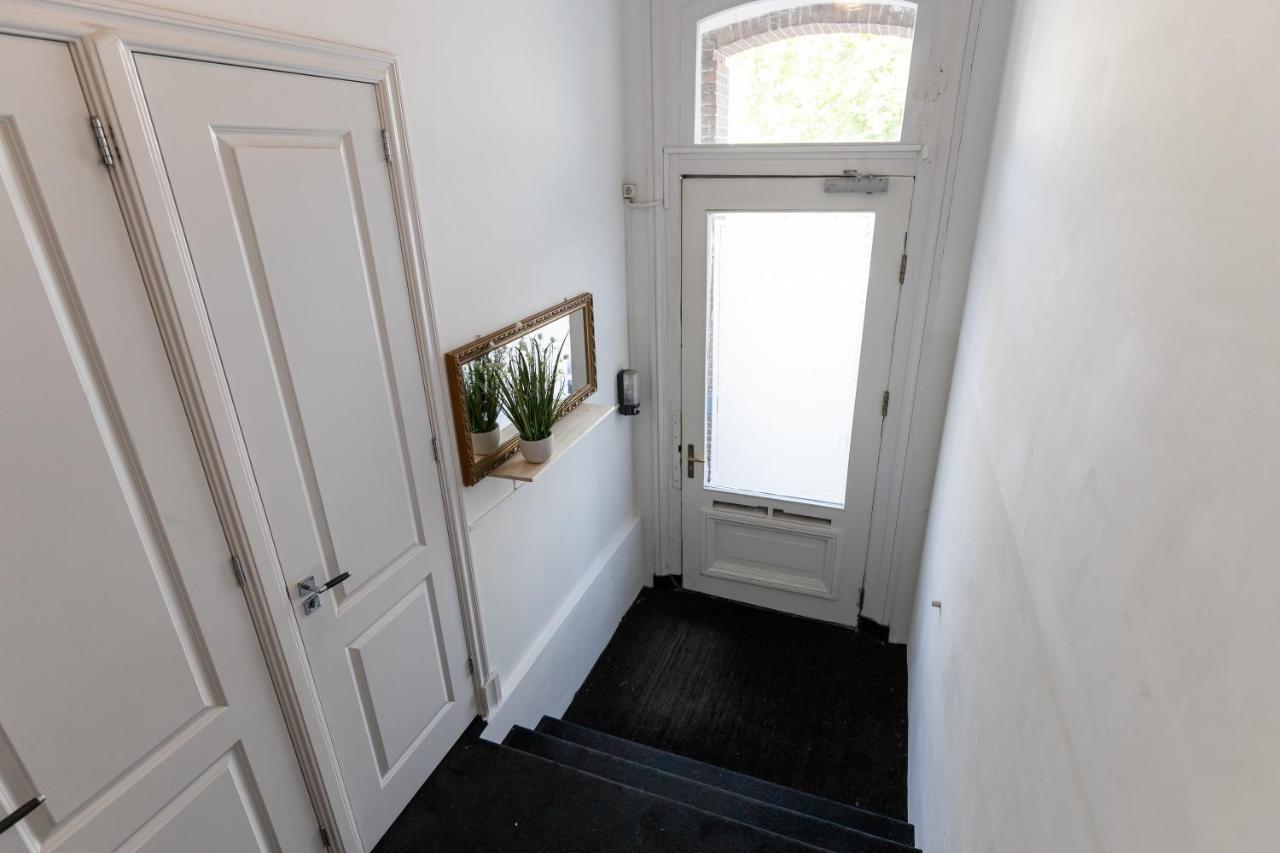 Spacious In Center With Private Patio *